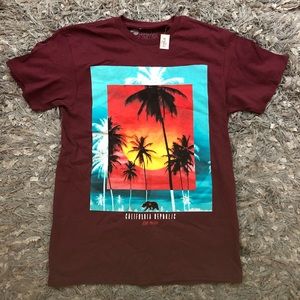 🚫 SOLD 🚫 Young Men’s Graphic tee